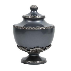 Urnes de crémation de style unique Urnes de crémation en métal de conception faite à la main Mémorial funéraire Cendres pour adultes Urnes de crémation en métal - Product Image 1