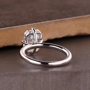 Bague solitaire en diamant taille émeraude 2 carats avec sertissage boussole en or massif 14 carats, certifiée IGI, bijoux de luxe - Product Image 5