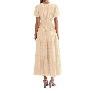 เดรสยาวทรงเอไลน์สีเบจ แขนสั้น เอวสม็อค สไตล์โบฮีเมียน สำหรับฤดูร้อน สีกลางๆ เสื้อผ้าแฟชั่นผู้หญิง ขายส่ง - Product Image 3