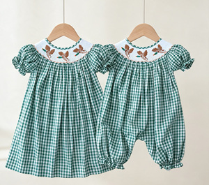 Robes et barboteuses pour filles en gingham vert de la série Canard brodé à la main - Silhouette trapèze en coton/polyester pour le printemps/été/automne - Product Image 5