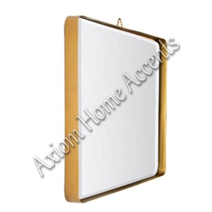 Axiom Home Accents Marco de hierro decorativo de espejo de pared cuadrado con acabado rústico para interiores de granja modernos - Product Image 1