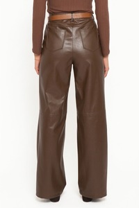 Pantalon décontracté droit en cuir PU marron pour femme ELYSIAN INDUSTRIES, taille mi-haute, couleur unie, longueur complète, fermeture éclair et bouton - Product Image 4
