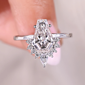Anillo de compromiso y boda para mujer con diamante marquise de 2.24 ct cultivado en laboratorio de alta calidad, engaste de púas en oro amarillo de 14k - Product Image 5