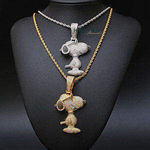 Colgante Snoopy de Plata 925 Chapado en Oro de 22K con Moissanita, Joyería de Dibujos Animados Estilo Hiphop Unisex para Uso Diario - Product Image 4