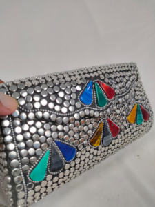 Vente en gros de sculptures de main pour femmes, en résine faite à la main, motif géométrique en mosaïque, forme personnalisée, peintures de modélisation manuelle, diverses - Product Image 2