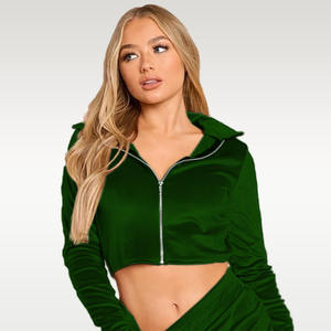 Survêtement 2 pièces en velours 100 % coton pour femme avec logo personnalisé, style streetwear, comprenant un sweat à capuche et un pantalon de jogging - Product Image 2