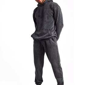 Ensemble survêtement gris foncé à capuche pour homme, sweat-shirt et pantalon en coton de couleur unie, coupe décontractée ample avec poches latérales - Product Image 1