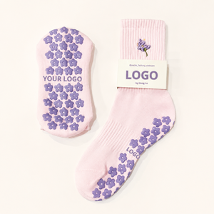 Chaussettes antidérapantes personnalisées en gros pour le yoga avec logo – Fabricant prenant en charge la personnalisation en petites séries - Product Image 3