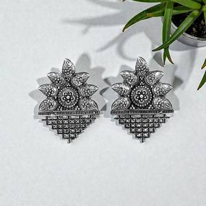 ต่างหูเงินแท้รูปดอกบัวแบบดั้งเดิมสำหรับวันครบรอบแต่งงานและของขวัญ - ดีไซน์วินเทจ - Product Image 4