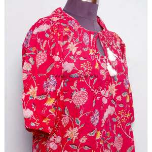 เสื้อครอปสไตล์อินเดียวินเทจสำหรับฤดูร้อน ผ้าฝ้าย 100% พิมพ์ลายดอกไม้ดิจิทัล คอกลม แขนพอง เป็นมิตรกับสิ่งแวดล้อม ระบายอากาศได้ดี สำหรับผู้หญิง - Product Image 5