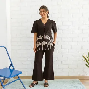 Ensemble deux pièces brodé noir pour femmes, col en V, manches bouffantes, tunique florale, pantalon à jambes larges, décontracté, élégant, ethnique, à porter au quotidien - Product Image 5