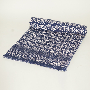 Blue Floral Printed Reversible Organic Washable <b>Quilt</b> Voile Fabric Woven <b>Bedding</b> Cloth Roll for <b>Bedding</b> Curtain & Home Use - Product Image 4