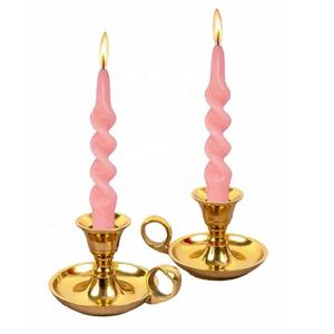 Nouvel arrivage de bougeoirs coniques en aluminium Lot de 2 bougeoirs modernes pour les décorations de mariage et de dîner - Product Image 1