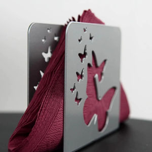 Porte-serviettes en acier inoxydable argenté avec motif papillon ajouré pour table à manger, cuisine, fête et décoration d'événements, provenant d'Inde - Product Image 1