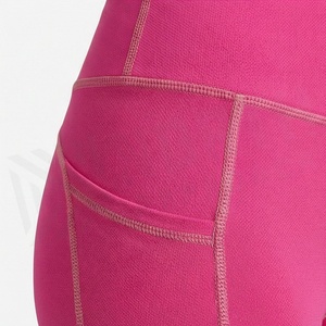 Vêtements de sport et fitness pour femmes : Leggings de yoga moulants taille haute avec effet froncé aux fesses, couleur personnalisable, pour l'entraînement - Product Image 5