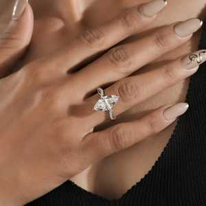 Anillo Moderno de Plata de Ley 925 con Moissanita de 3CT Corte Marquesa y Banda de Cuerda, Regalo Original para Cumpleaños y Fiestas para Novias - Product Image 3