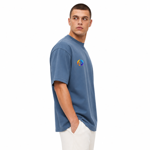 Camiseta informal extragrande para hombre con corte holgado, tela suave, mangas cortas y cuello redondo que ofrece movimiento cómodo para los días de verano. - Product Image 2