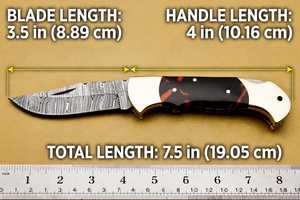 Couteau utilitaire pliant artisanal en acier Damas OEM avec manche composite noir et rouge, embouts en acier et design compact pour la poche - Product Image 6