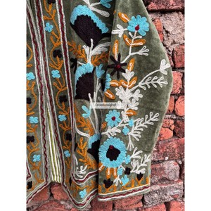 เสื้อแจ็คเก็ตกำมะหยี่ซูซานี เสื้อแจ็คเก็ตปักมือ เสื้อโค้ทสไตล์โบโฮชิค เสื้อแจ็คเก็ตสำหรับทุกเพศ เสื้อแจ็คเก็ตฤดูหนาว เสื้อแจ็คเก็ตลำลองสำหรับผู้หญิง - Product Image 3