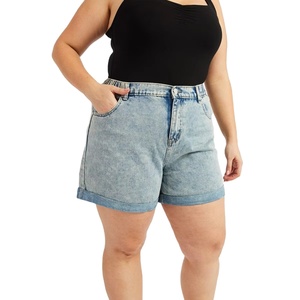 Shorts en jean taille haute pour femme, coupe droite, imprimé floral, délavage moyen, imperméable, décontracté, automne, 100 % polyester - Product Image 1
