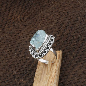 Bague artisanale en argent sterling 925 avec rangée de pierres d'aigue-marine, design vintage, bijoux en argent naturel, vente en gros - Product Image 2