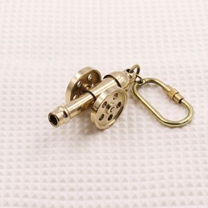 Porte-clés rond en laiton de luxe avec clip et chaîne en métal vintage - Design personnalisable - Product Image 1