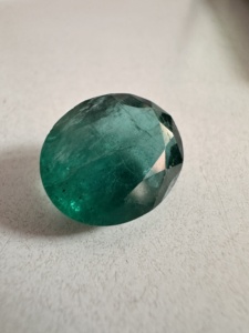 Piedra Preciosa Natural Esmeralda Verde Corte Ovalado de 12.6 Quilates M/S Emerelle, Piedra Suelta para Joyería Premium, Proveedor Mayorista B2B - Product Image 4