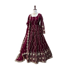 Dernière mode de la collection de créateurs, robe Anarkali en soie Fandy lourde avec broderie au fil, pour les occasions de mariage - Product Image 1