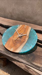 Horloge murale moderne en bois et résine époxy faite à la main, grande horloge décorative de luxe en bois, mouvement à quartz silencieux, pour la maison et le bureau - Product Image 5