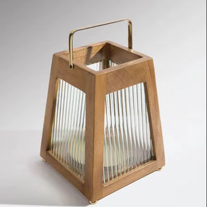 Farol Cuadrado Texturizado Hecho a Mano de Madera de Mango para Decoraciones de Navidad y Cumpleaños - Product Image 1