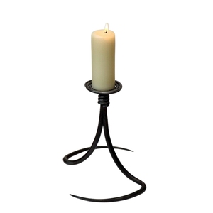 Candelabro de pilar hecho a mano con acabado de hierro metálico con recubrimiento en polvo para decoración, iluminación, fotografía y mesa de comedor. - Product Image 6