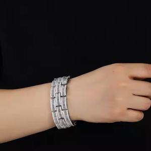 Bracelet cubain en micro-pavé de moissanite très demandé pour la mode hip-hop tendance, disponible à un prix abordable - Product Image 5