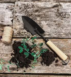 Ensemble d'outils de jardinage compacts avec poignée en bois, mini-truelle, pelle, fourche pour usage intérieur et extérieur - Product Image 3