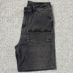 Shorts gris foncé pour homme, taille mi-haute, fermeture boutonnée, couleur unie, style workwear en toile respirante - Product Image 3