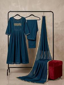 Traje Anarkali Mul Chanderi de moda muy solicitado con dupatta y pantalón para mujer, colección festiva disponible para la venta - Product Image 2