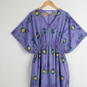 Precioso Vestido Kaftan de Algodón Ecológico Hecho a Mano con Tinte Anudado para Niñas y Mujeres, Estilo Casual Maxi Largo con Cuello en V y Cinturón Bordado - Product Image 1