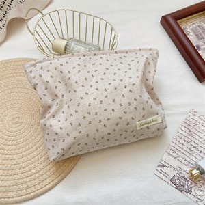 Floral canvas <b>storage</b> bag, large capacity zippered cosmetic bag, travel <b>toiletry</b> bag - Product Image 3