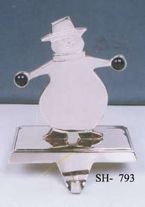 Support de chaussettes de Noël en métal aluminium, design moderne et élégant, en forme de sapin vert, écologique, pour décoration murale festive sur cheminée - Product Image 3