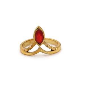 Bague en pierre rouge, style bohème, motif chevron, en grenat, en laiton tribal, finition laiton antique, bijoux ethniques pour femme - Product Image 1