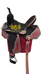 Silla de montar western personalizada de cuero de cocodrilo rojo con tachuelas plateadas para espectáculos ecuestres y carreras de barriles, equipo portátil para equitación. - Product Image 2