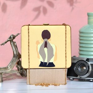 Bolso de Mano con Ilustración de Mujer para Mujeres y para Viajes - Product Image 1