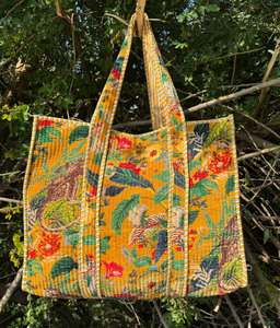 Bolso de hombro acolchado de terciopelo estampado para mujer, bolso de diseñador moderno con aspecto lujoso - Product Image 5