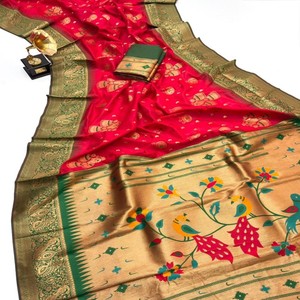 VASTRA COTTAGE Sari de Seda Paithani Suave Premium con Pallu Tejido de Zari Rico, Borde de Zari por Toda la Prenda y Blusa a Juego - Product Image 2