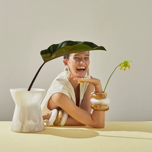 Jarrón de Resina Hecho a Mano, Estilo Art Deco, Ecológico, Impermeable, para Decoración del Hogar o Bodas, con Patrón de Remolino Acuático, Artesanía en Mármol - Product Image 1