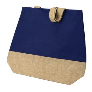 Bolsos Tote Extra Grandes de Diseño Personalizado para Mujer, Bolsos de Compras de Lona Personalizados con Correa para el Hombro, Logotipo Serigrafiado, Patrón Promocional - Product Image 2