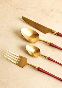 Présentoir de couverts et d'articles de table opulents, conçu pour des expériences culinaires de grande célébration - Product Image 5