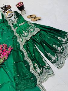 <b>Emerald</b> <b>Green</b> Silk Embroidered Anarkali <b>Suit</b> Floor-Length Traditional Indian Pakistani Wear Women's Wedding Dress Regular Fit - Product Image 4