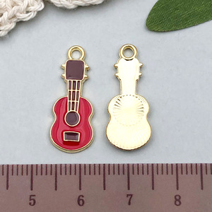 Charm esmaltado de aleación en tono dorado con diseños de sombrero, chile, guitarra, <span class=keywords><strong>cactus</strong></span>, piñata y labios de burro para joyería del Cinco de Mayo - Product Image 6