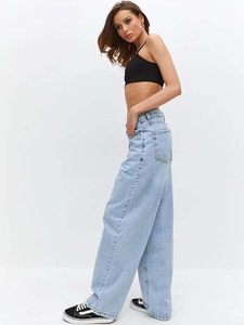 Jeans de mezclilla de pierna ancha y corte relajado para mujer, estilo casual de cintura alta - Product Image 2
