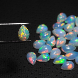 Opale arc-en-ciel naturelle d'Éthiopie, base blanche, pierre précieuse en vrac, opale cabochon multicolore en forme de poire pour la vente en gros de bijoux - Product Image 2